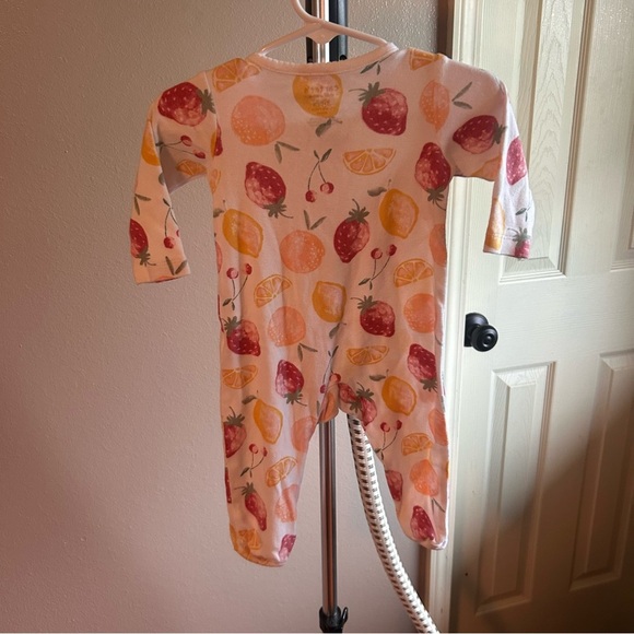 Carter's Footies Set of 2. Zipper. Green and Pink Floral & Fruit design. 3-6m - Picture 6 of 7